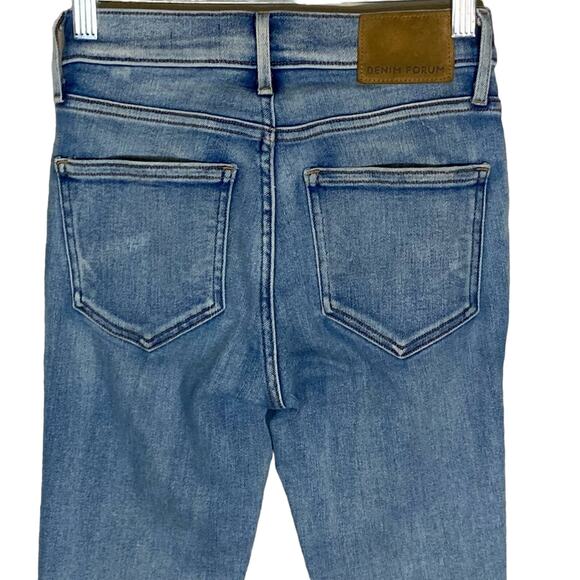 Aritzia Denim Forum The Nico Cropped Mid Rise Jeans Skinny Raw Hem Ripped Sz 24 - Picture 8 of 16